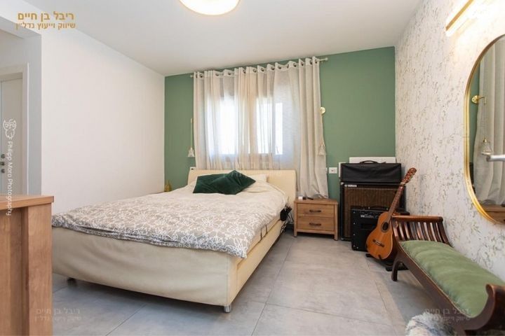 גג/ פנטהאוז, נעמי שמר, נאות אפק, אפקה, קרית ביאליק