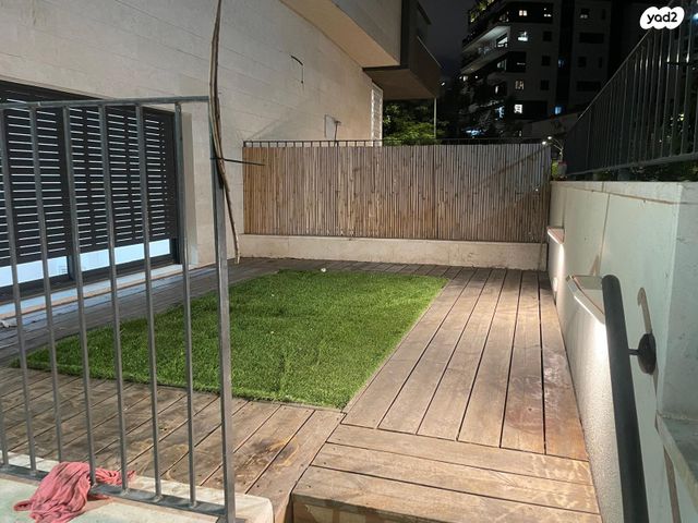 דירת גן, רוקח, רמת גן