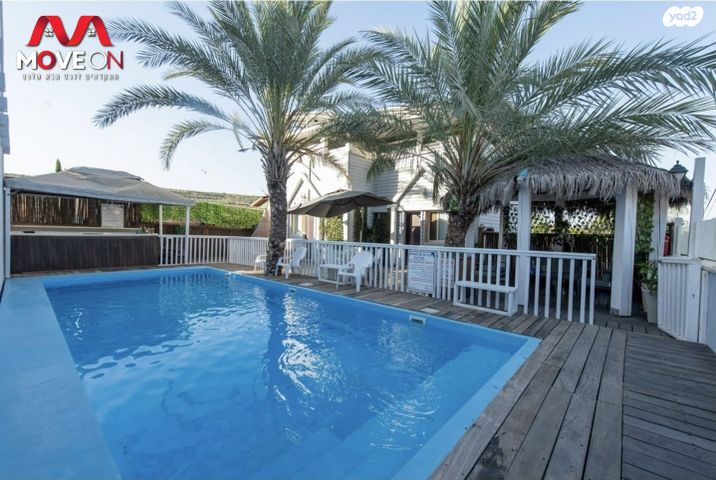 טריפלקס, מגדל, מגדל