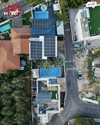 טריפלקס, מגדל, מגדל