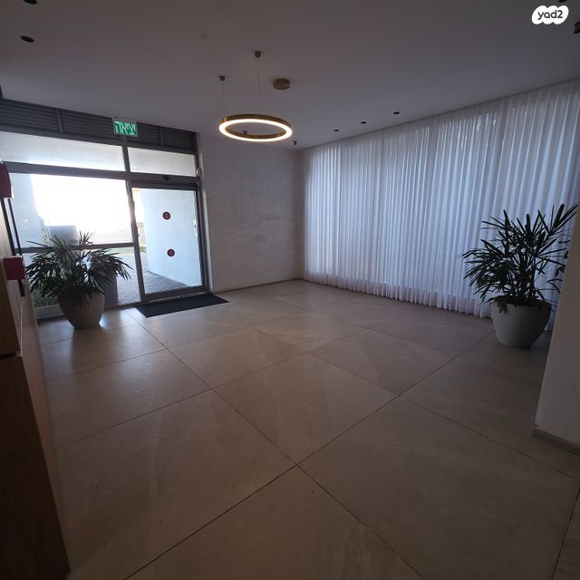 דירה, שדרות מנחם בגין, גבעת אולגה, חדרה