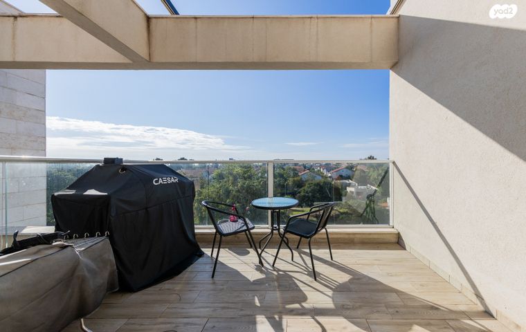 דירה, יסוד המעלה 24, הוד השרון