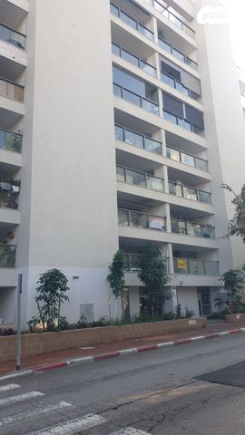 דירה, רמב"ם, ראשון לציון