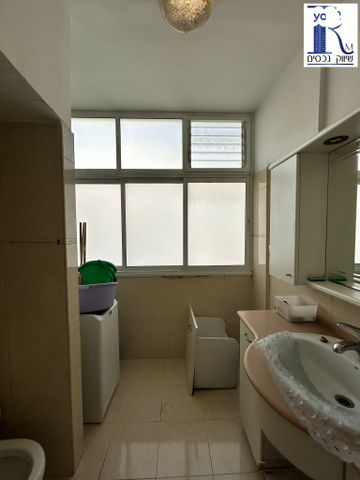 דירה, חומה ומגדל, מרכז, קרית עבודה, חולון