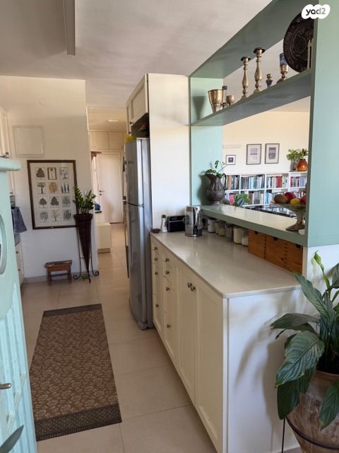 דירה, עין רוגל, גבעת חנניה, אבו תור, ירושלים