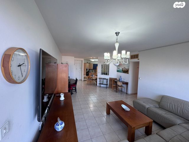 דירה, ליאון בלום, חיפה