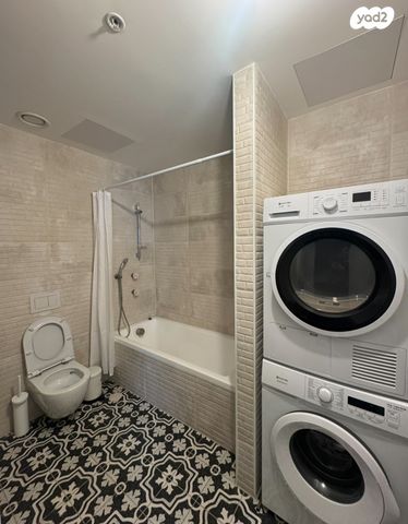 דירה, ליאונרדו דה וינצ'י 12, גני שרונה, קרית הממשלה, תל אביב יפו