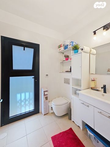 דירת גן, מעפילי אגוז, נווה חן, תל אביב יפו