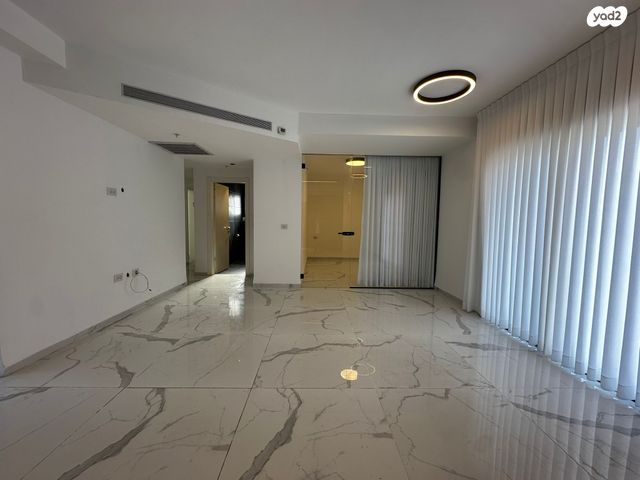 גג/ פנטהאוז, עיר, מרכז העיר, נהריה