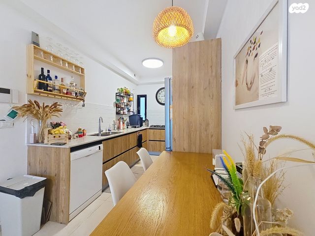 דירת גן, מעפילי אגוז, נווה חן, תל אביב יפו