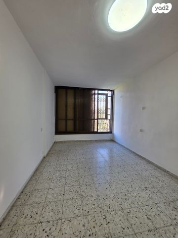 דירה, שדרות רוברט סולד, קרית ים  א', קרית ים