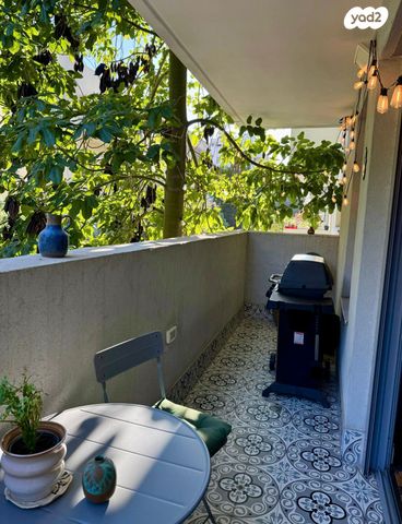 דירה, חובבי ציון, תל אביב יפו