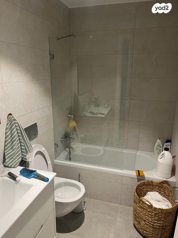 דירת גן, יצחק אפשטיין, הצפון החדש - כיכר המדינה, תל אביב יפו