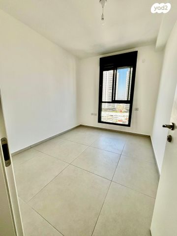 דירה, דרך זאב ז'בוטינסקי 8, לב המושבה / מרכז העיר, פתח תקווה