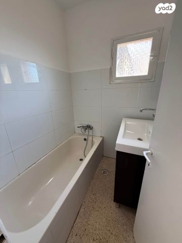 דירה, הדרור, נאות בן גוריון, יבנה