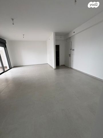 דירה, דרך ארץ, אשקלון