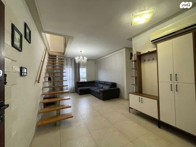 גג/ פנטהאוז, חיים, קרית ביאליק