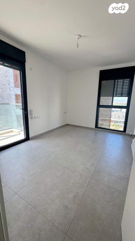 דירה, אשכולות, עמק הכרמל, נשר