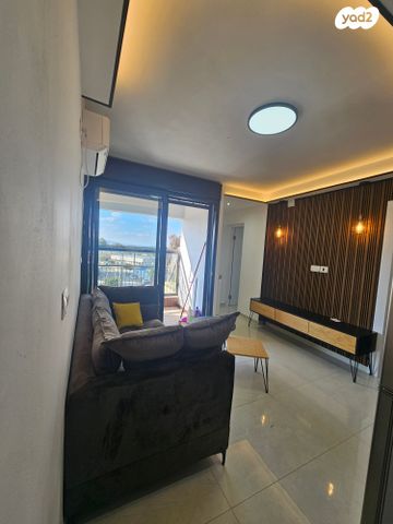 גבעה א', שביט