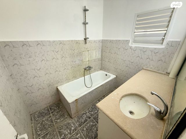 דירה, דרך עפרון, רובע א', אריאל