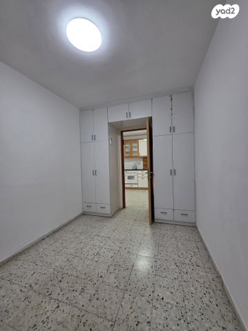 דירה, שדרות רוברט סולד, קרית ים  א', קרית ים