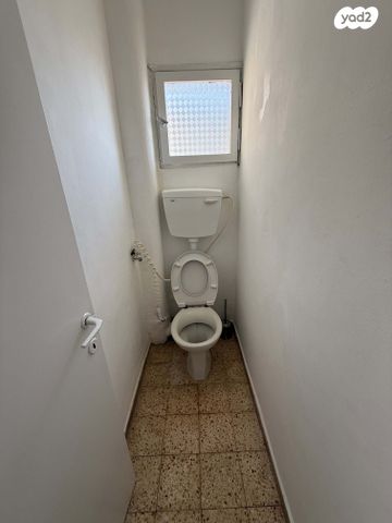 דירה, הדרור, נאות בן גוריון, יבנה