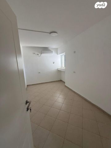 דירה, אהבת ציון, שיכון ג, טבריה