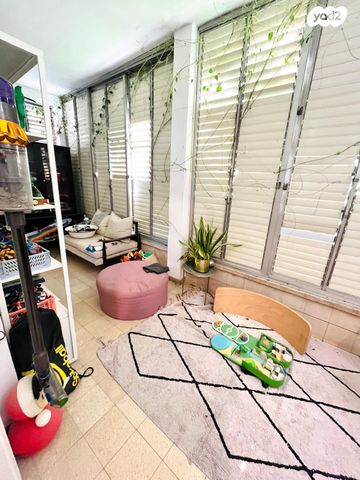 דירת גן, הפלמ"ח, הל"ה, גבעתיים