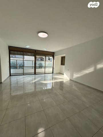 דירה, פנחס רוטנברג, רמת גן