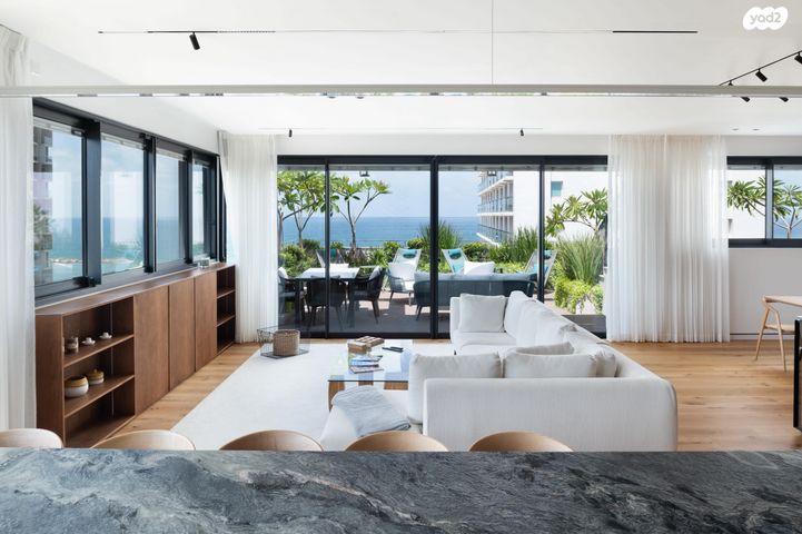 גג/ פנטהאוז