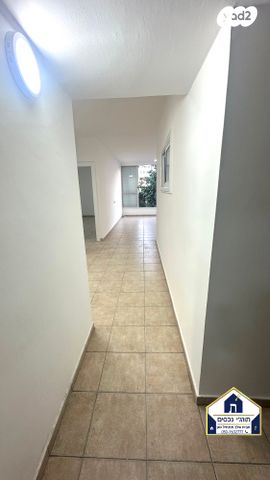 דירה, שדרות ירושלים 81, מרום נווה, רמת יצחק, רמת גן