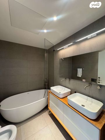 דירה, ליאונרדו דה וינצ'י, גני שרונה, קרית הממשלה, תל אביב יפו