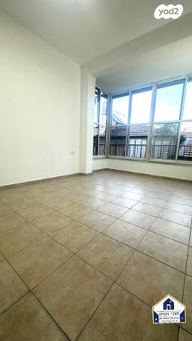 דירה, שדרות ירושלים 81, מרום נווה, רמת יצחק, רמת גן