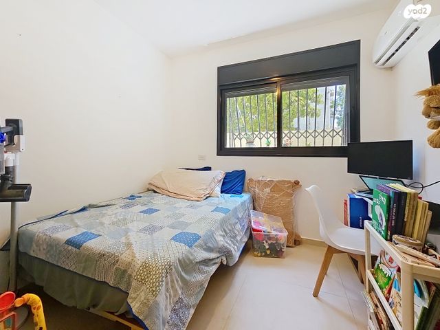 דירת גן, מעפילי אגוז, נווה חן, תל אביב יפו