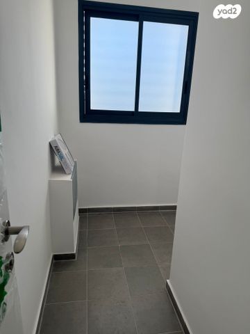 דירה, שיר השירים 5, גן יבנה מערב, גן יבנה