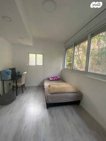 דירת גן, רופין, הרצליה