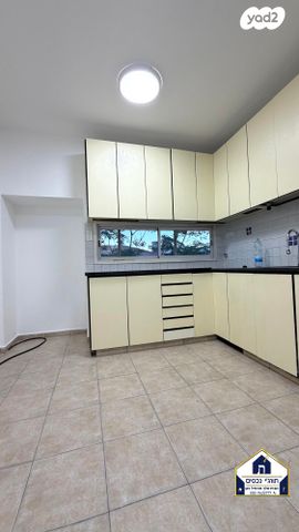 דירה, שדרות ירושלים 81, מרום נווה, רמת יצחק, רמת גן