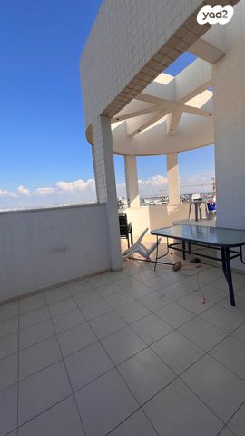 גג/ פנטהאוז, המרכז השקט / מרכז העיר, פתח תקווה