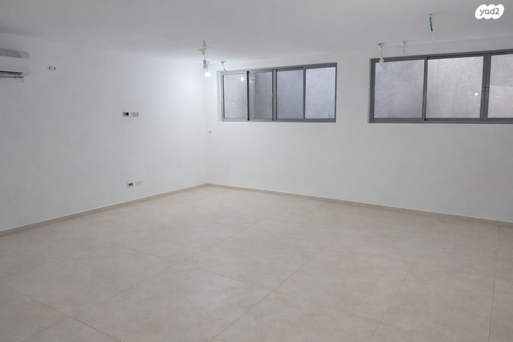 בית פרטי/ קוטג', מתחם 19 - 20 (מתחם הפרחים), הוד השרון