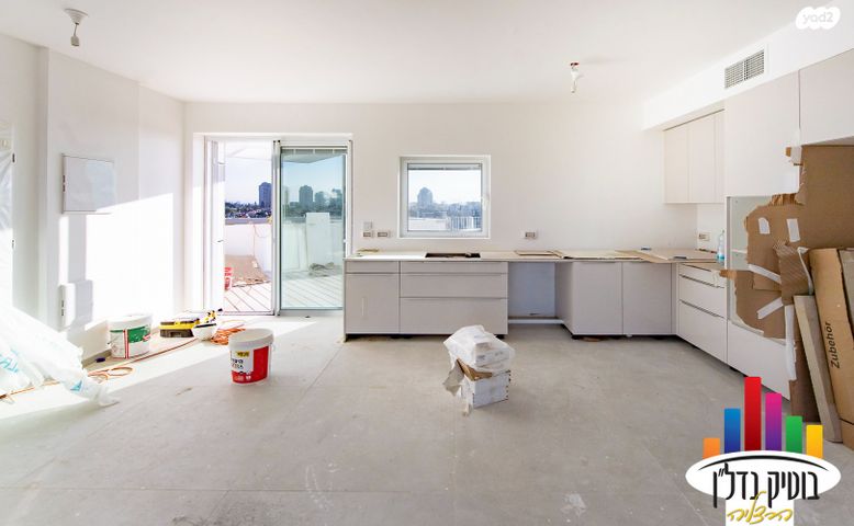 גג/ פנטהאוז, בן יהודה 47, הרצליה הצעירה, הרצליה