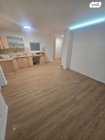 דירה, פרלשטיין, לב העיר, בת ים