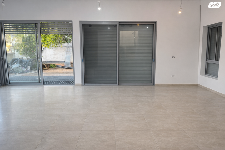 דו משפחתי, מתחם 19 - 20 (מתחם הפרחים), הוד השרון