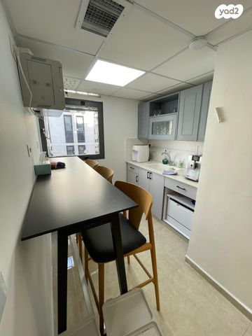 משרדים, מונטיפיורי, הרכבת, תל אביב יפו