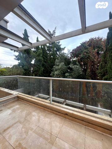 כללי, הרצליה ב', הרצליה