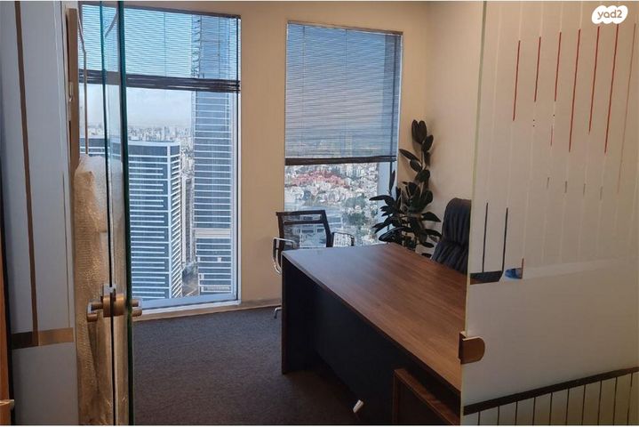 דרך מנחם בגין 132