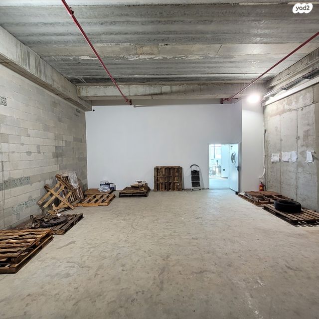 מחסנים, מב"ת מערב, אזור תעשייה חדש, ראשון לציון