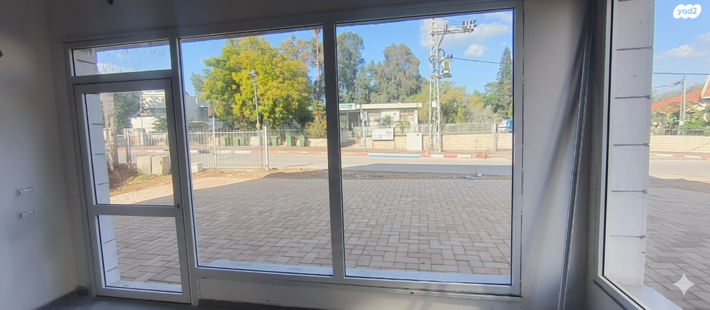 חנויות/ שטח מסחרי