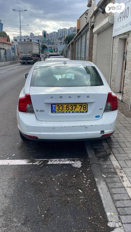 וולוו S40