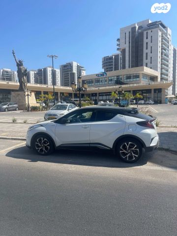 מודעת רכב טויוטה C-HR