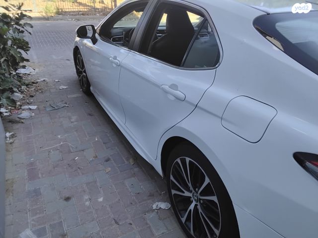 טויוטה קאמרי